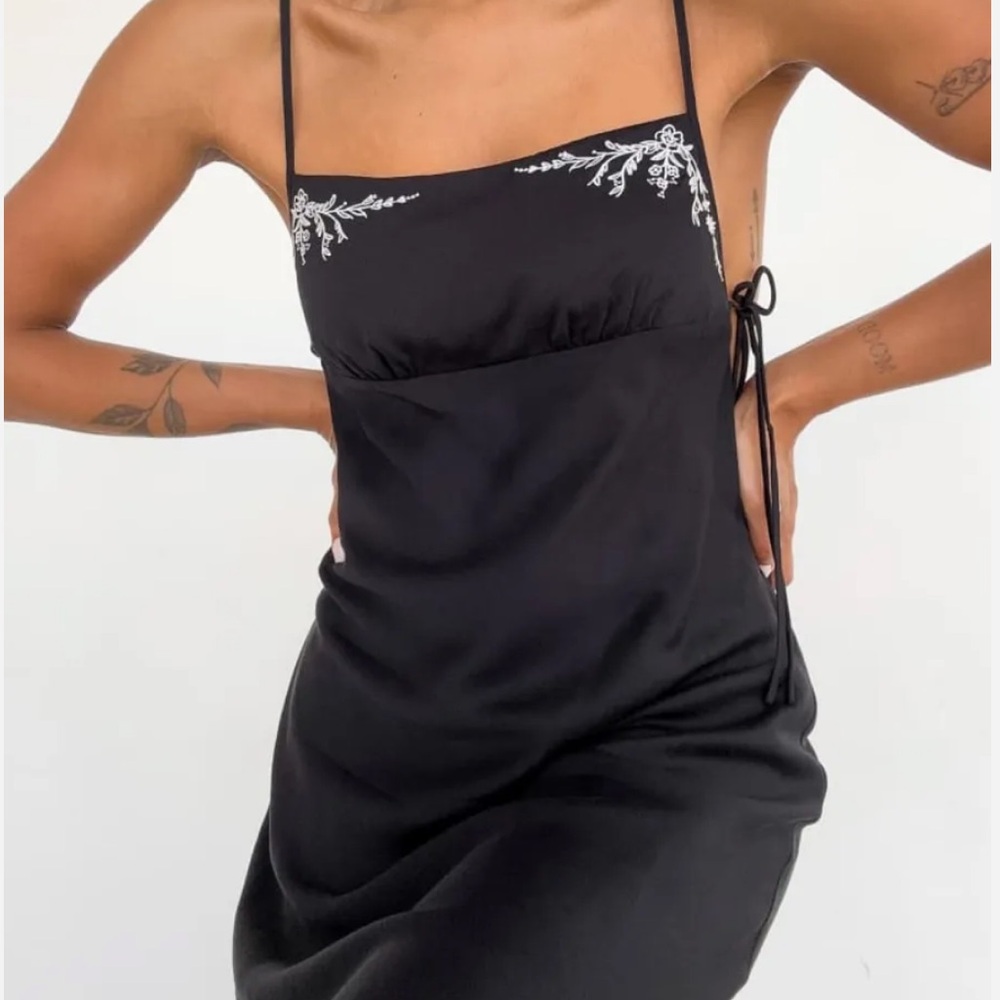 Rumored Meadow Midi Dress in Black - slinky midi with embroidered details - Picture 2 of 7